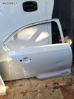 Volkswagen Jetta sağ arka kapı orjinal çıkma parça