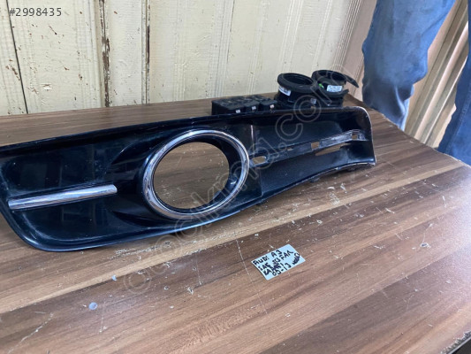 AUDİ A3 SAĞ SİS FAR KAPAĞI ORJİNAL ÇIKMA TEMİZ 2009-2013 MODEL