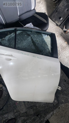 TOYOTA COROLLA SAĞ ARKA KAPI HATASIZ BOYASIZ OTO FEDAİ
