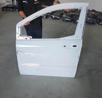 FORD COURİER BEYAZ SOL ÖN KAPI ORJINAL LOKALLIK