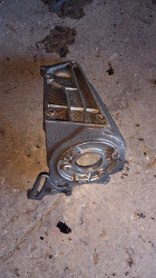 Citroen Berlingo  1.9 dizel eski tip mazot pompa ayağı braket