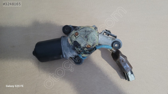 Subaru legacy ön cam silecek motoru