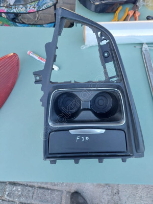 BMW F30 ORTA KONSOL BAKALİTİ