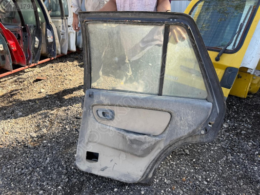 HYUNDAİ EXCEL SAĞ ARKA KAPI CAM KRİKOSU ORJİNAL