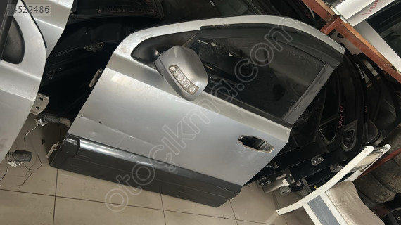 Kia Sorento sol ön kapı