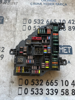 ÇIKMA BMW F10 9234423-01 923442301 SİGORTA KUTUSU