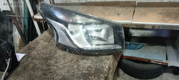 Renault trafik sağ far