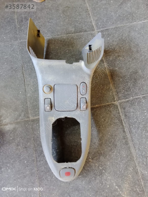 Renault Clio2  orta konsol dolu orijinal hatasız