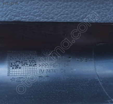 VOLKSWAGEN GOLF ARKA KAPAK KAPLAMA PANELİ 5G6867713