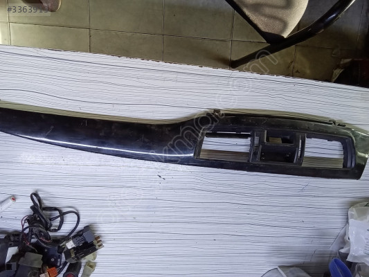 MITSUBISHI LANCER Göst.Paneli Orta Havalandırma Izgarası MR532228