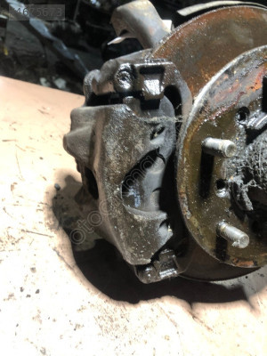 Mazda E2200 Sağ Ön Fren Kaliperi