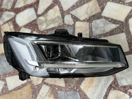 AUDİ Q2 ÇIKMA ORJİNAL HATASIZ SAĞ ÖN FAR 81A 941 034 GY