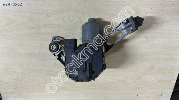 BM51-17504-BJ FORD FOCUS 3 ÖN SAĞ SİLECEK MOTORU