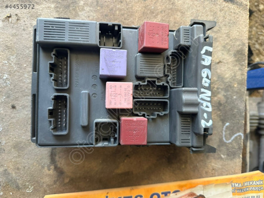 RENAULT LAGUNA SİGORTA KUTUSU