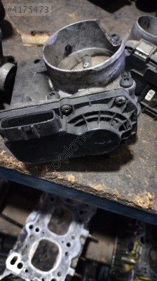 Land Rover Freelander 2 LR2 L359 3.2L gaz kelebeği