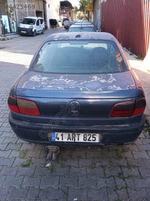 1995 opel omega bagaj kapağı