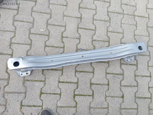 2020 2025 Toyota Corolla arka tampon demiri