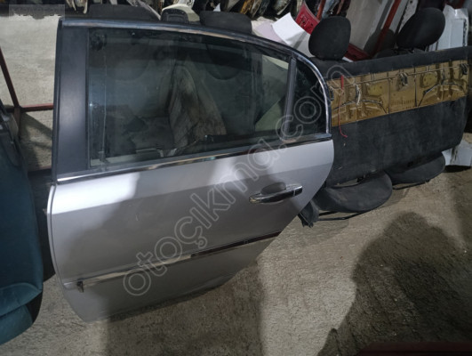Opel Vectra C kasa orjinal hatasız sol on arka kapı
