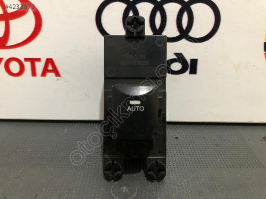 Orjinal Hyundai i30 Cam Düğmesi - Oto Çıkma Parçaları