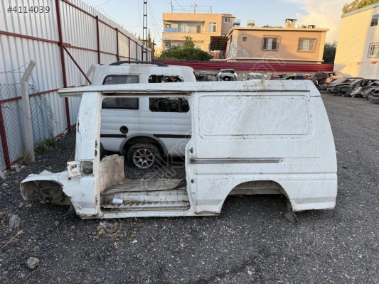 MİTSUBİSHİ L300 SOL ARKA ÇAMURLUK TEMİZ ÜRÜN