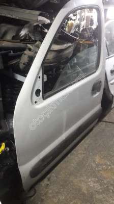 Renault Kangoo İçin Çıkma Sol Ön Kapı Parçası