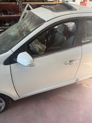 2011 Fluence Sol ön Kapı