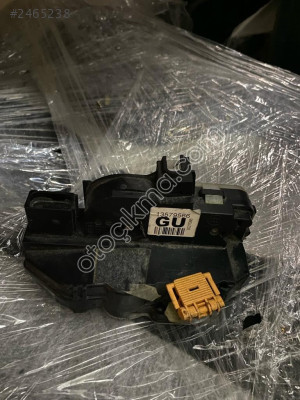 CHEVROLET CRUZE SAĞ ARKA KAPI KİLİDİ - 13579566