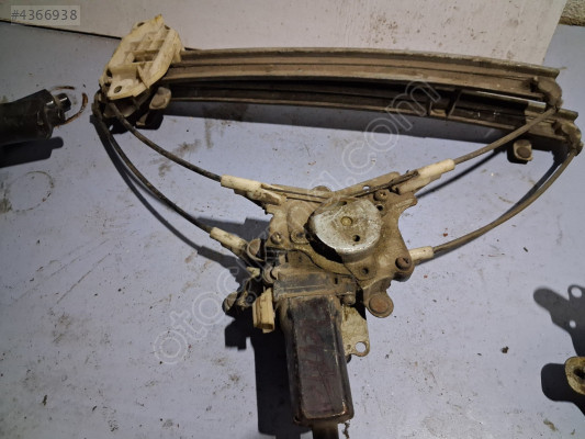 Hyundai  Elentra  Sol  Arka Cam Kirkosu