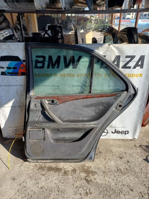 MERCEDES BENZ W210 SAĞ ARKA KAPI