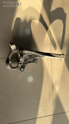 MERCEDES C SERİ W205 SAĞ ÖN TAŞIYICI 2052200