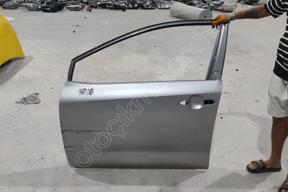 2019/2024 TOYOTA COROLLA GRİ SOL ÖN KAPI ORJINAL