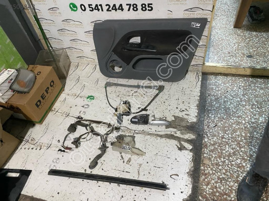RENAULT CLİO SYMBOL SAĞ ÖN CAM KRİKOSU 00-08 MODEL B1-RAF