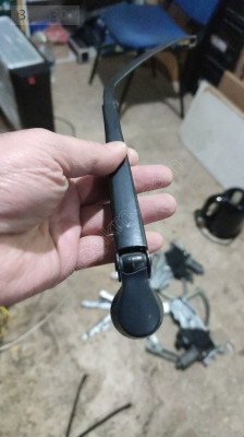 Opel Corsa b arka cam silecek kolu çıkma gm