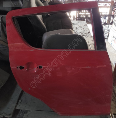 SUZUKİ SWİFT SAĞ ARKA KAPI 2010 2015 ORJİNAL ÇIKMA PARÇA