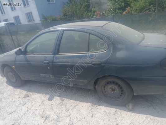 RENAULT MEGANE 1 SOL ARKA KAPI