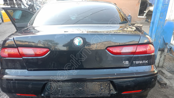 alfa romeo 156 bagaj kapağı