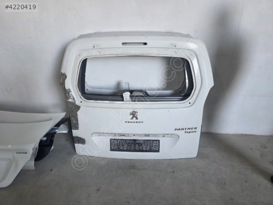 2010/2018 PEUGEOT PARTNER BEYAZ BAGAJ KAPAĞI ORJINAL LOKALLIK