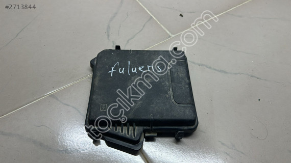 2008-14 MODEL RENAULT MEGANE 3 SİGORTA KUTUSU ÜST KAPAĞI