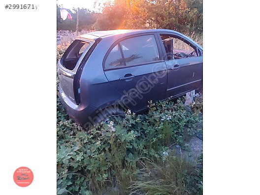 Tata vista sağ arka kapı