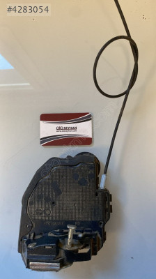 Toyota corolla 2008 sağ arka kapı kilidi