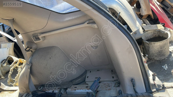 Kia Sorento bagaj sağ arka döşeme