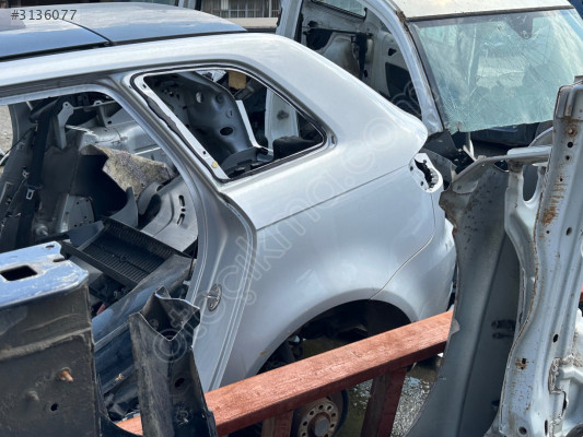 Audi a3 sol arka çamurluk