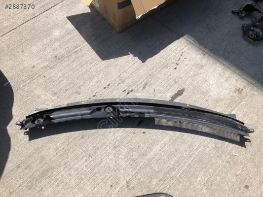 JEEP CHEROKEE KL 14-16 ÖN CAM ALT IZGARASI 68102557