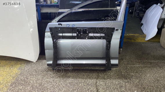 SKODA SÜPER B B8 ÖN PANEL