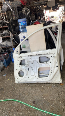 Nissan micra 2013 model sag on kapı