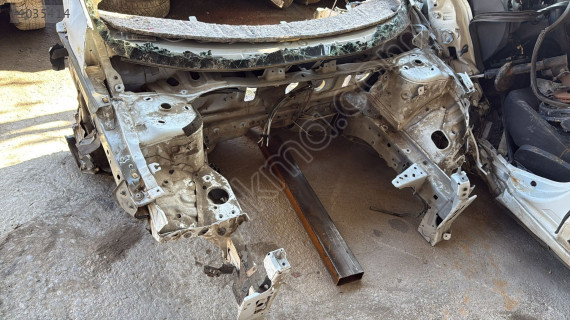Renault Megane 4 için Ön Podye ve Şase Kafaları