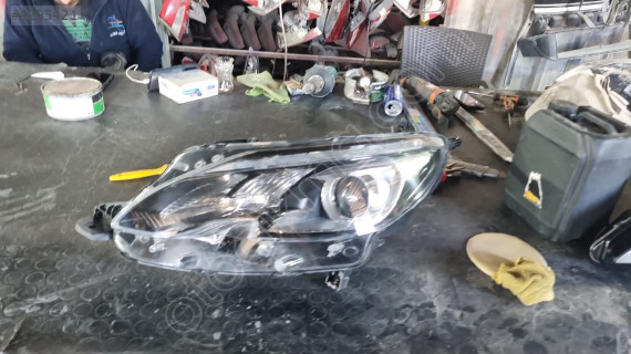 Peugoet 2008 model 2015 sol on far