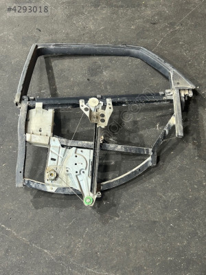 839753 AUDİ A4 SOL ARKA KAPI CAM ÇERÇEVESİ MANUEL 8D0839400A