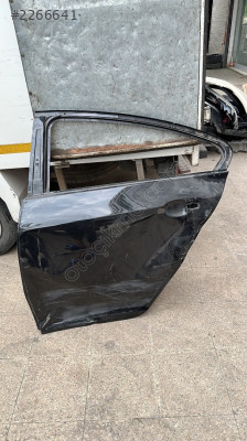 OPEL İNSİGNİA ÇIKMA ORJİNAL SOL ARKA KAPI