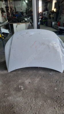 Wolksvagen tigoan 2013 model on motor kaputu